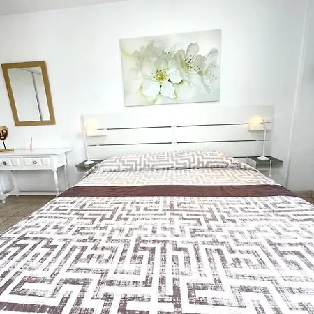 Апартаменты Cecilia Apartmentplaya De Americas Плая-де-лас-Америкас