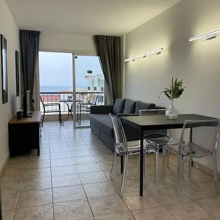 Cecilia Apartmentplaya De Americas Апартаменти